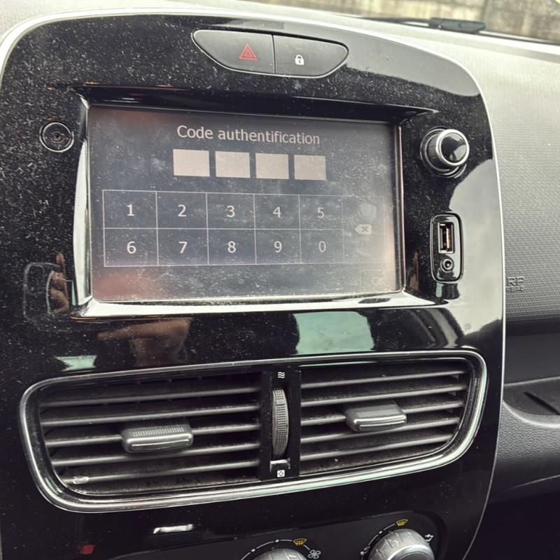 RENAULT CLIO 4 PHASE 2 1.5 DCI - 8V TURBO Photo n°29