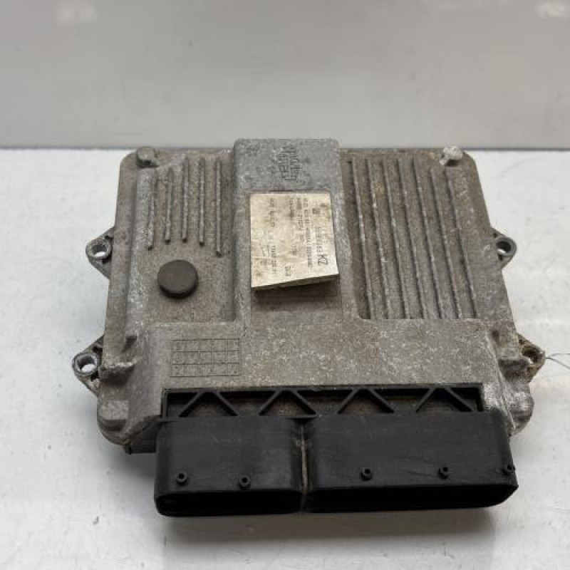 Calculateur moteur OPEL CORSA D Photo n°1