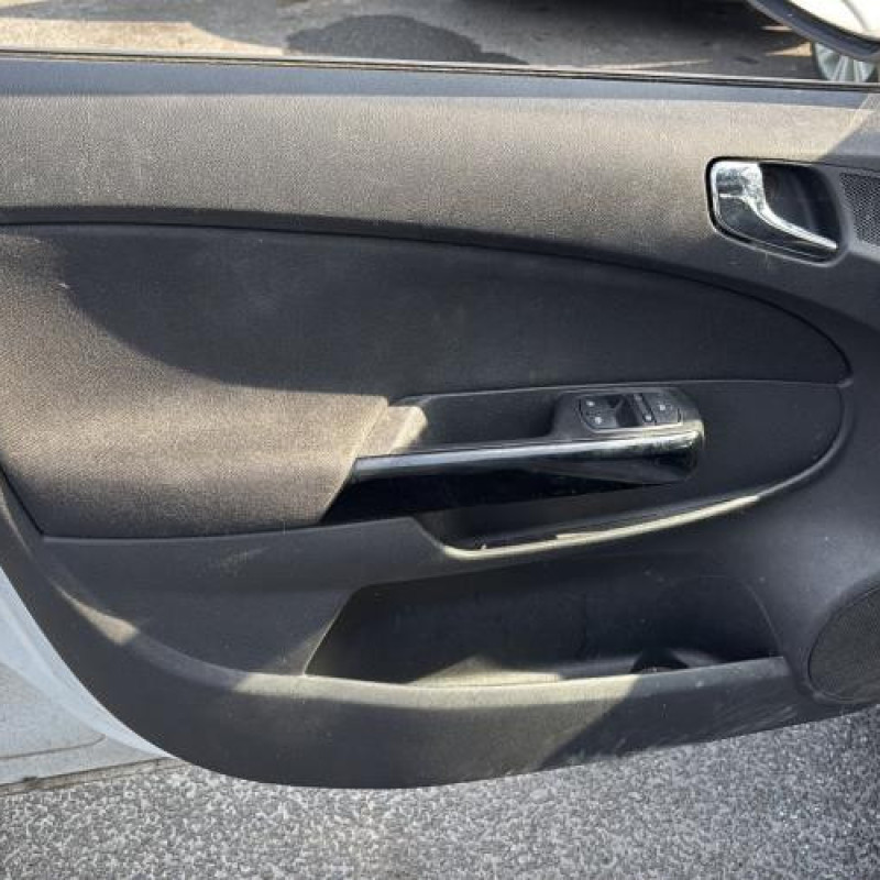 Calculateur moteur OPEL CORSA D Photo n°13