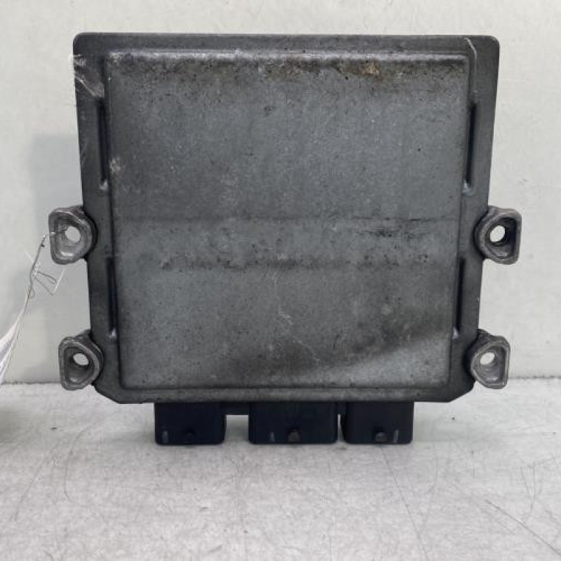 Calculateur moteur PEUGEOT 107 Photo n°3