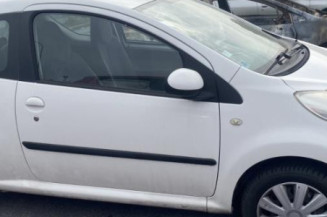 Calculateur moteur PEUGEOT 107