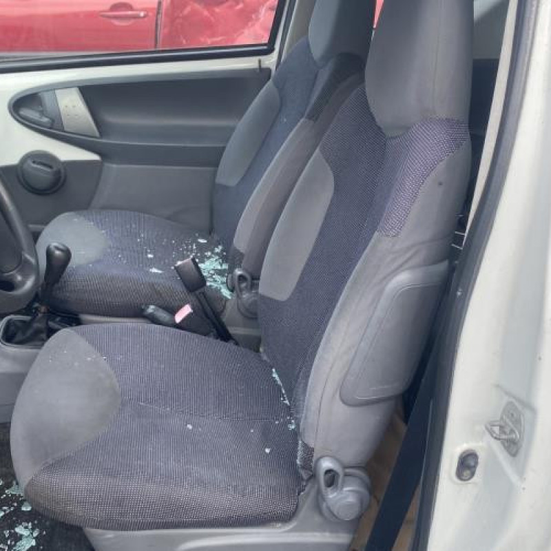 Calculateur moteur PEUGEOT 107 Photo n°16