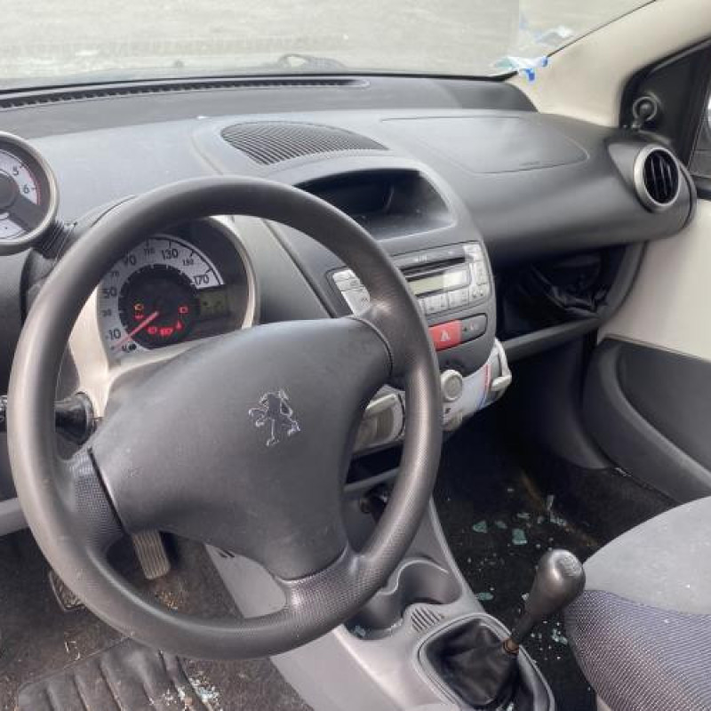 Calculateur moteur PEUGEOT 107 Photo n°19