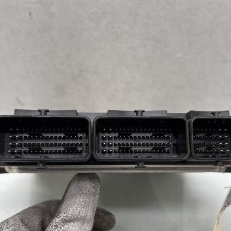 Calculateur moteur RENAULT CLIO 4 Photo n°3