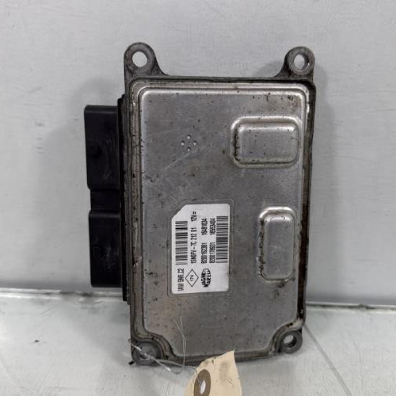 Calculateur moteur RENAULT CLIO 2 Photo n°1