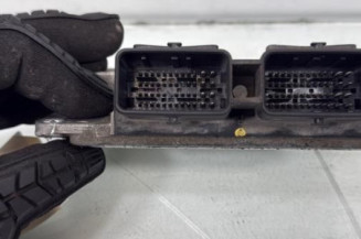 Calculateur moteur RENAULT CLIO 2
