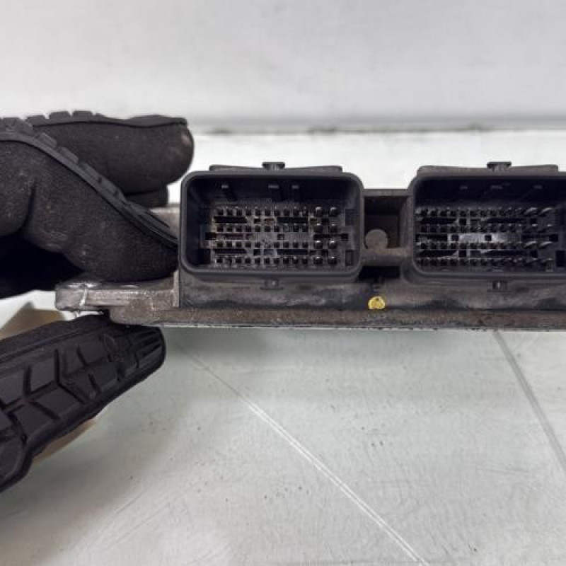 Calculateur moteur RENAULT CLIO 2 Photo n°3