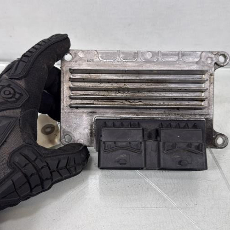 Calculateur moteur RENAULT CLIO 2 Photo n°4