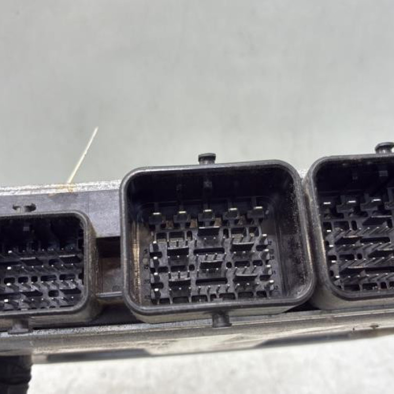 Calculateur moteur CITROEN C3 2 Photo n°4
