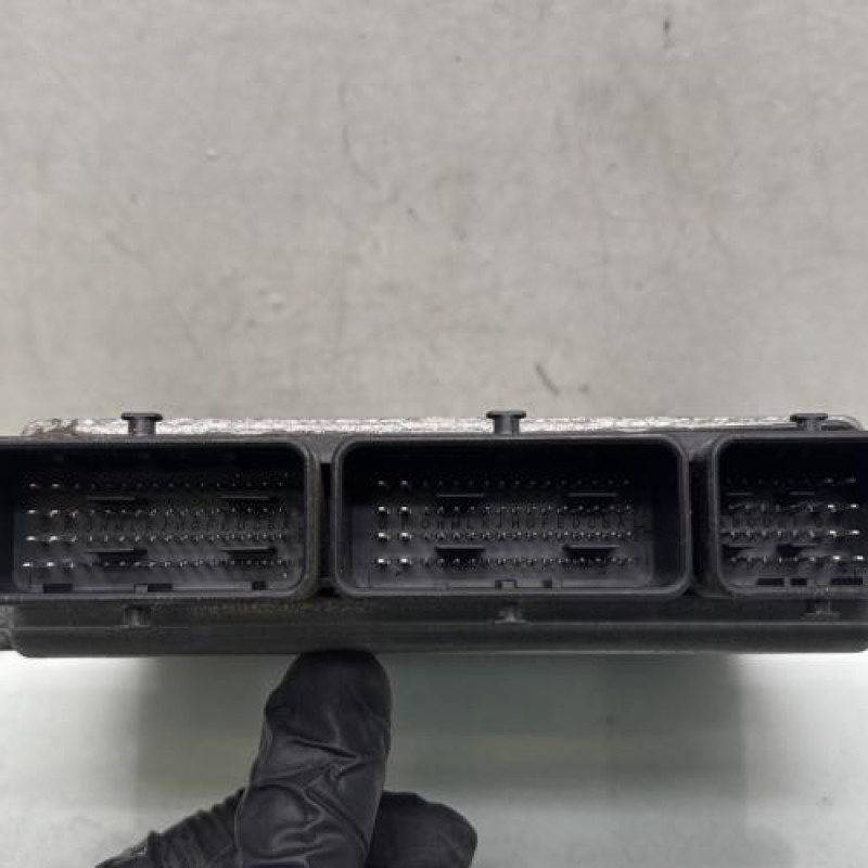 Calculateur moteur RENAULT CLIO 4 Photo n°3