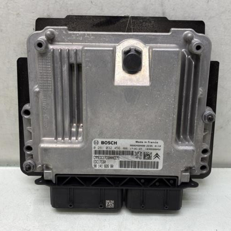 Calculateur moteur PEUGEOT PARTNER 2 Photo n°1