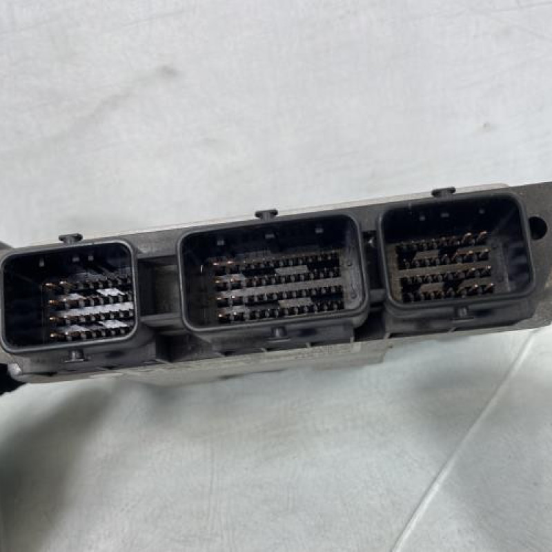 Calculateur moteur CITROEN C4 GRAND PICASSO 1 Photo n°2