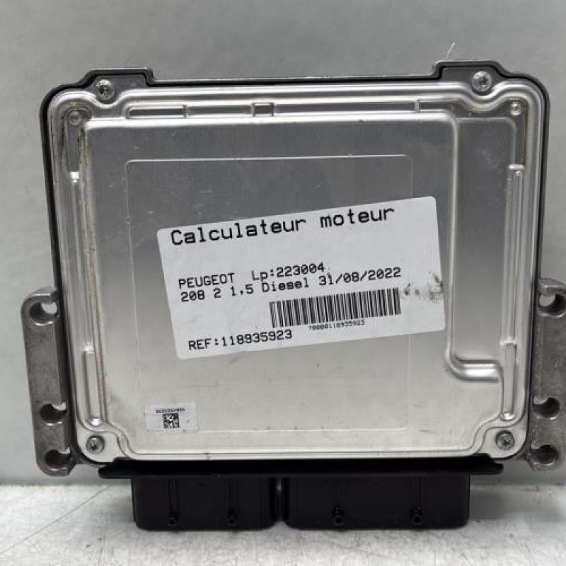 Calculateur moteur PEUGEOT 208 2 Photo n°3