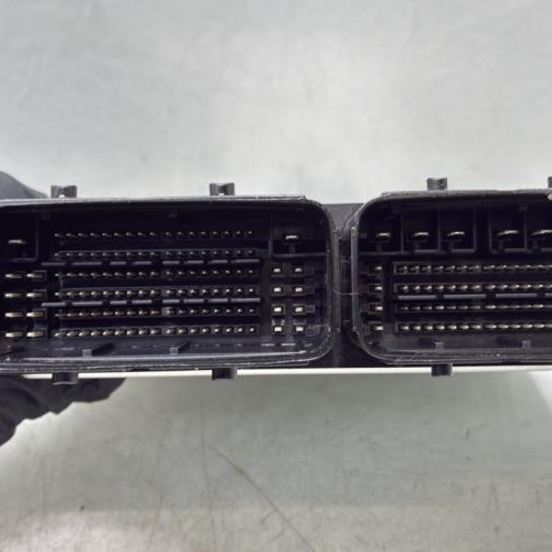Calculateur moteur PEUGEOT 208 2 Photo n°4