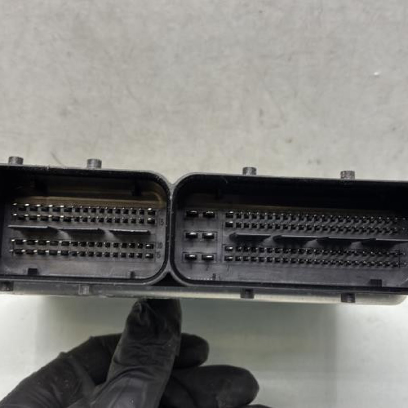 Calculateur moteur SEAT IBIZA 5 Photo n°3