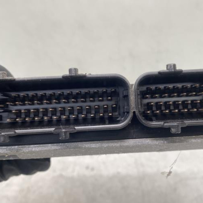 Calculateur moteur VOLKSWAGEN POLO 4 Photo n°4