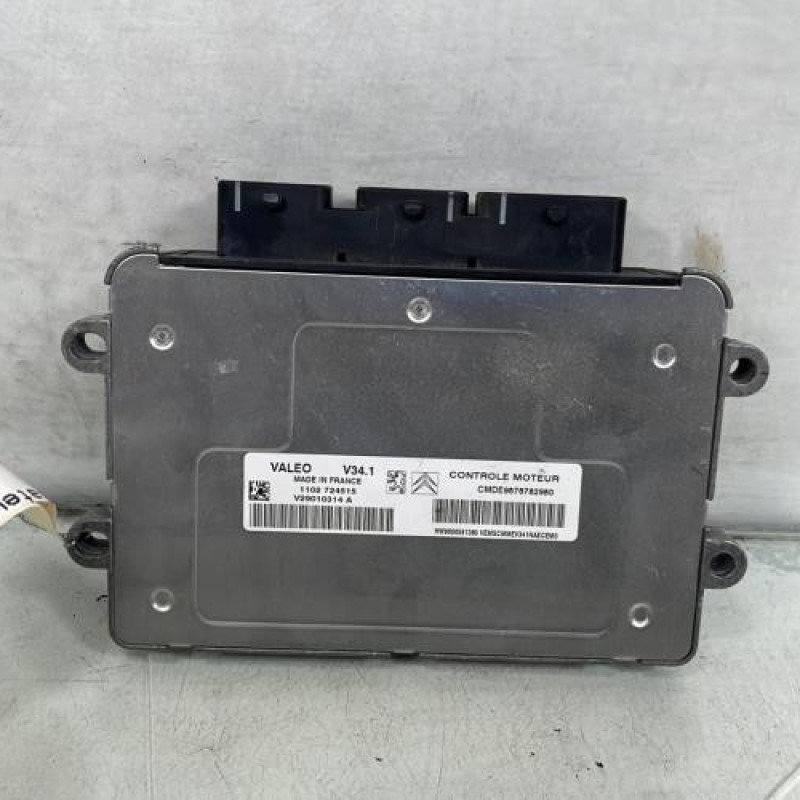 Calculateur moteur PEUGEOT 207 Photo n°2