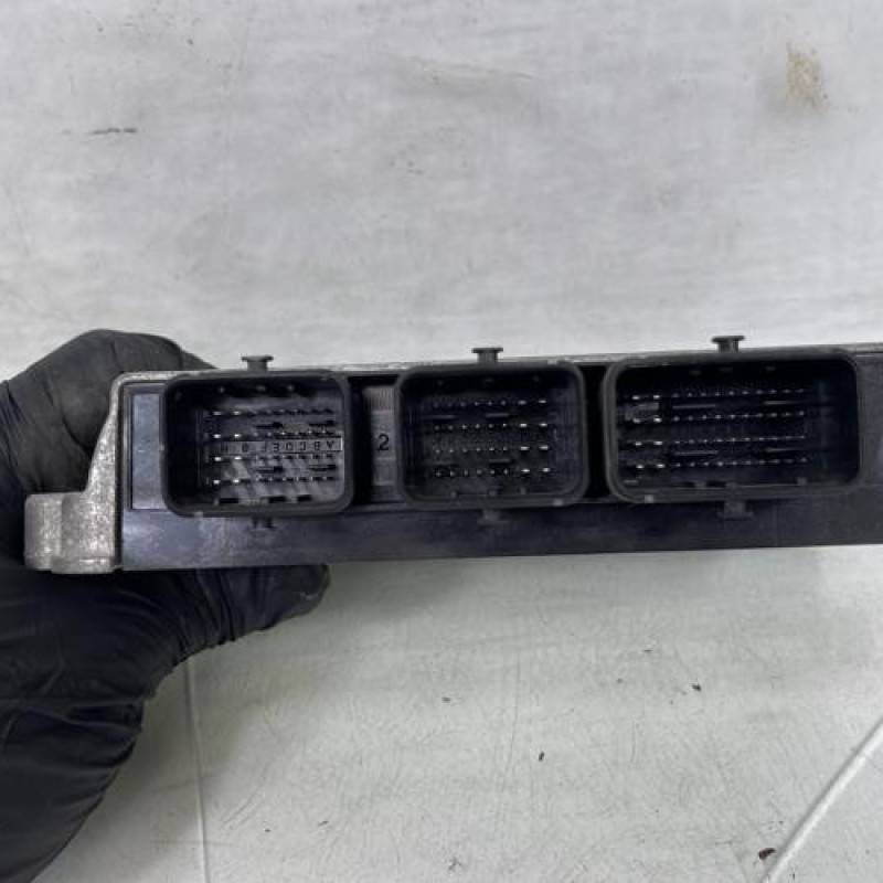 Calculateur moteur PEUGEOT 207 Photo n°3