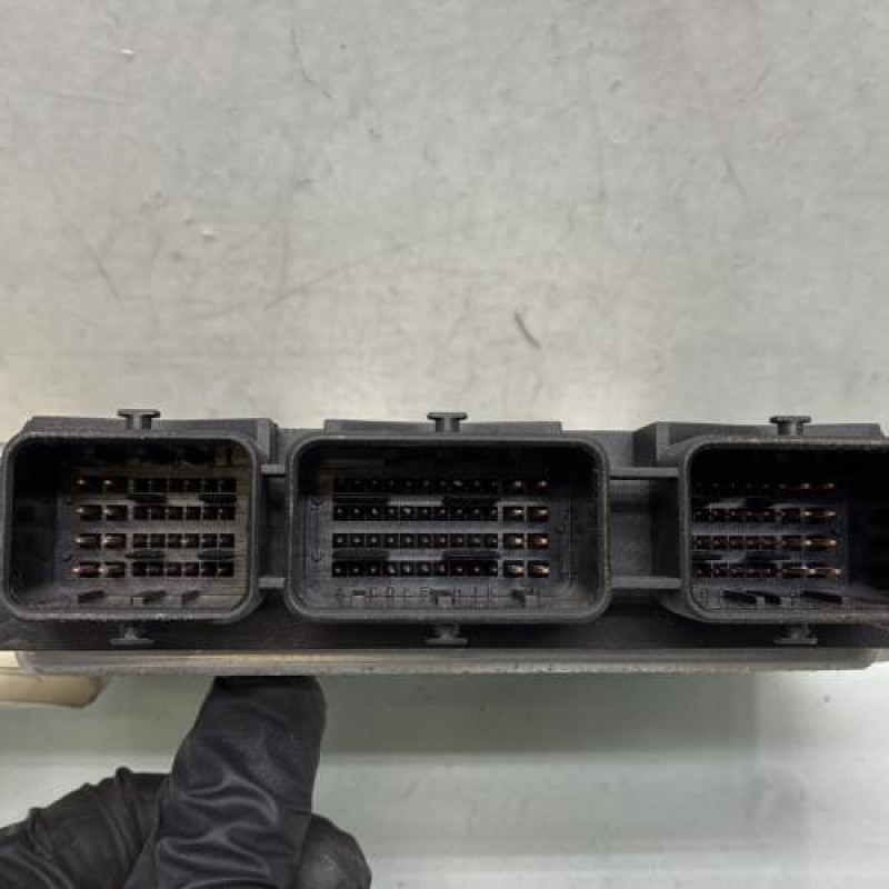 Calculateur moteur PEUGEOT 407 Photo n°3