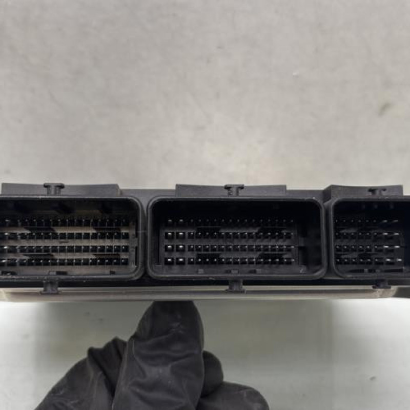 Calculateur moteur RENAULT MEGANE 4 Photo n°3