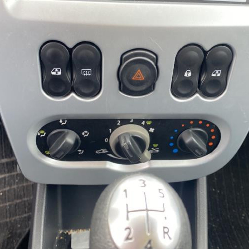 Calculateur moteur DACIA SANDERO 1 Photo n°4