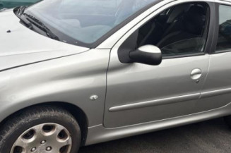 Calculateur moteur PEUGEOT 206