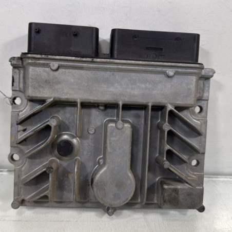 Calculateur moteur OPEL ASTRA J Photo n°1