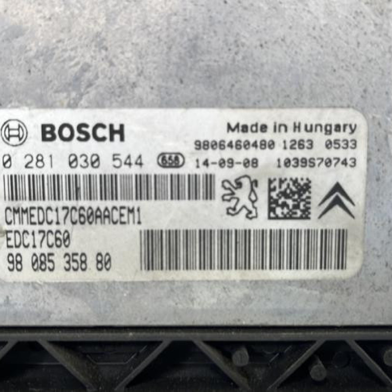 Calculateur moteur PEUGEOT 308 2 SW Photo n°2