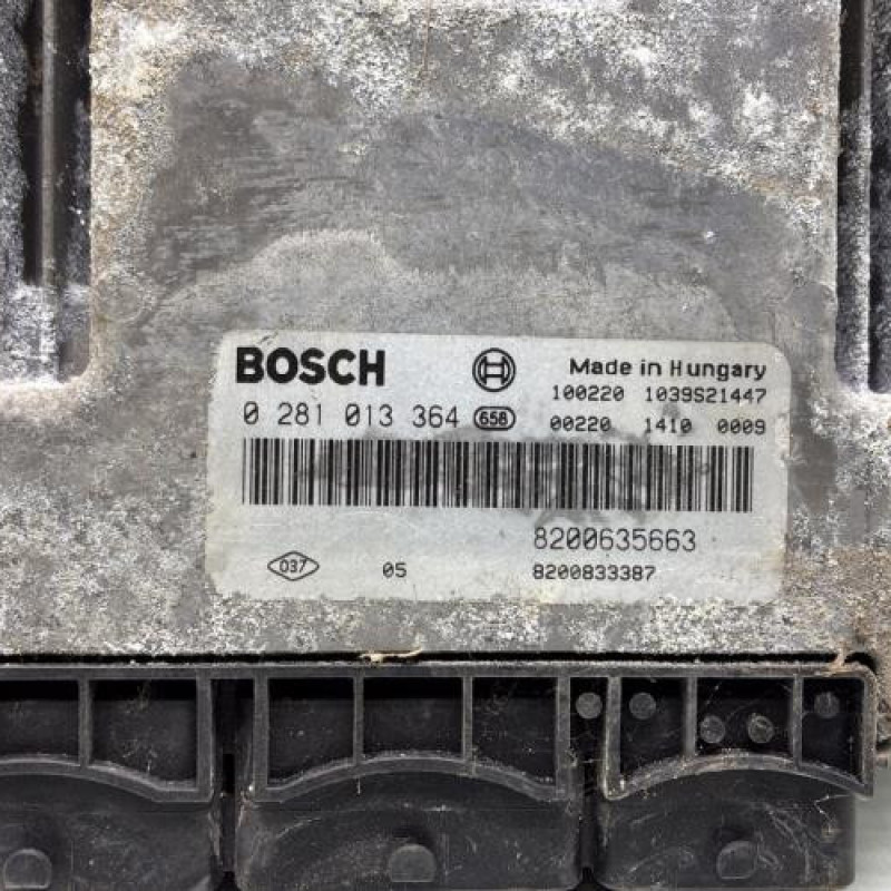 Calculateur moteur RENAULT MASTER 2 Photo n°2