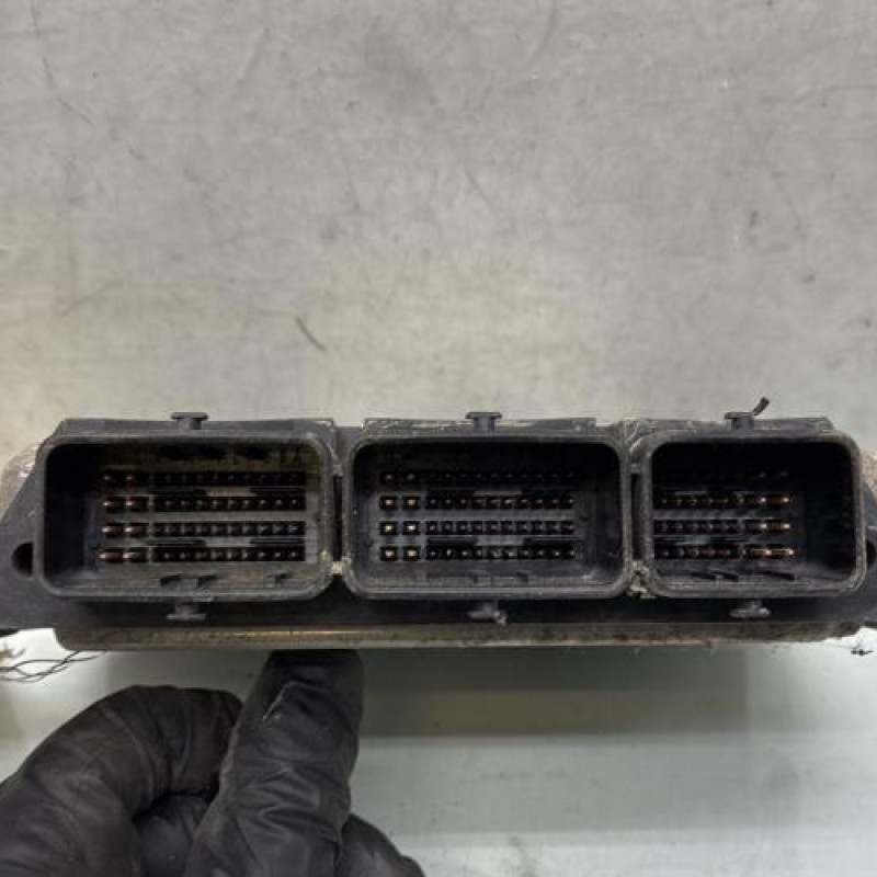 Calculateur moteur RENAULT MASTER 2 Photo n°3
