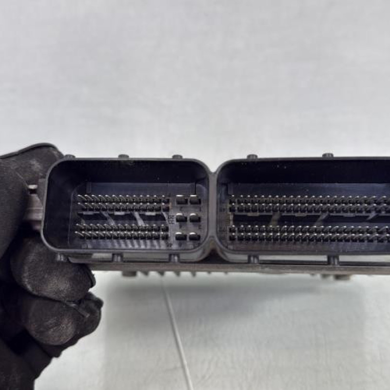 Calculateur moteur MERCEDES CLASSE C 204 Photo n°3