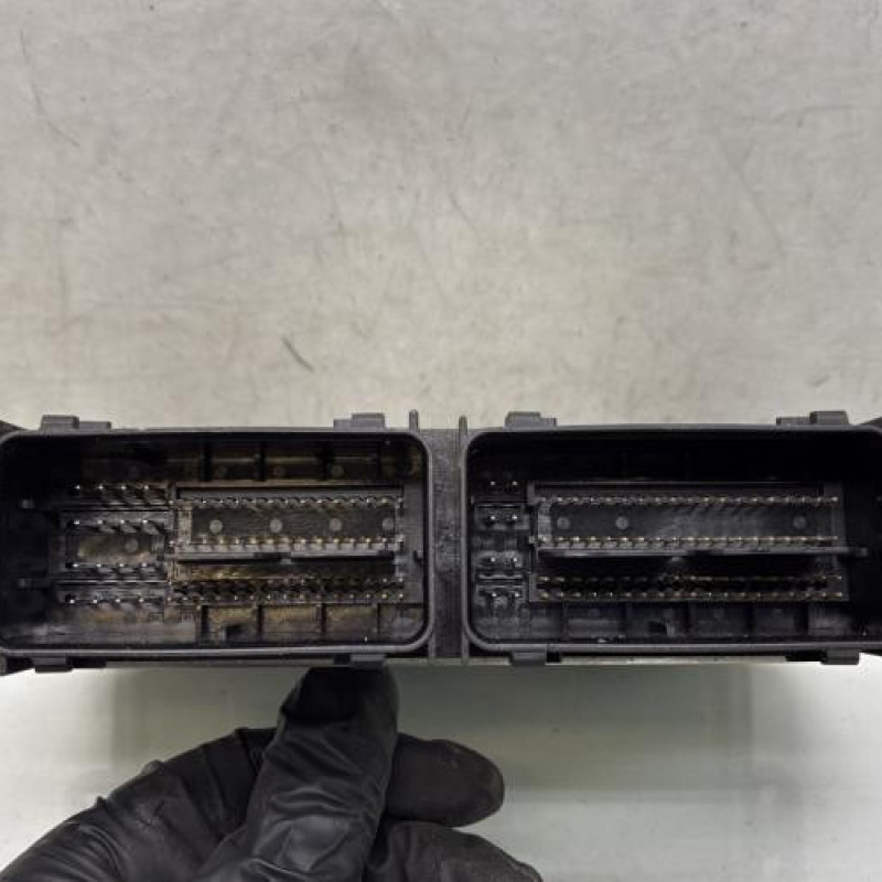 Calculateur moteur FORD FIESTA 7 Photo n°3