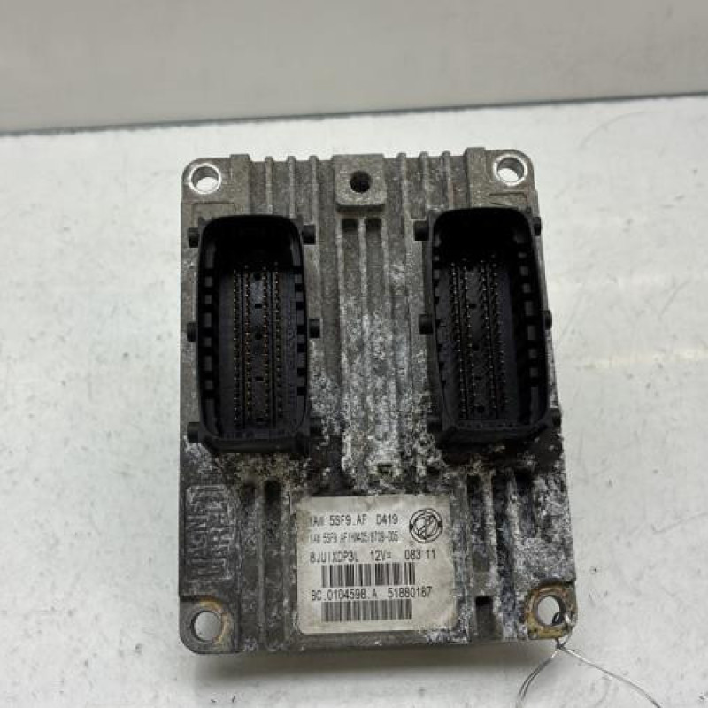 Calculateur moteur FIAT 500 2 Photo n°1