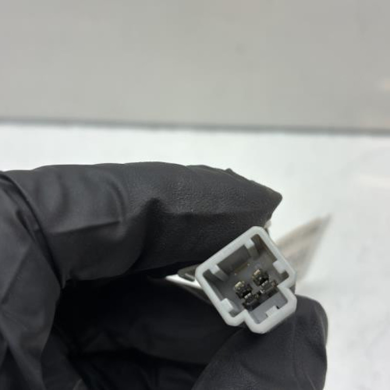 Attache ceinture avant droit FIAT 500 2 Photo n°3