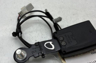 Attache ceinture avant droit FIAT 500 2