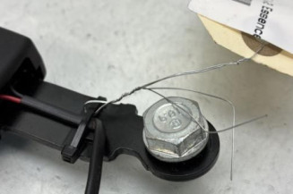 Attache ceinture avant gauche FIAT 500 2