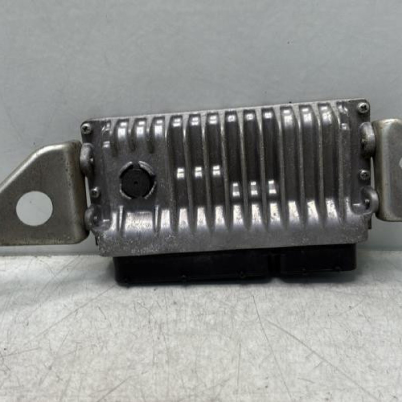 Calculateur moteur TOYOTA YARIS 3 Photo n°1