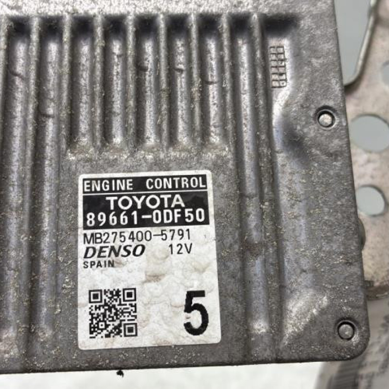 Calculateur moteur TOYOTA YARIS 3 Photo n°3