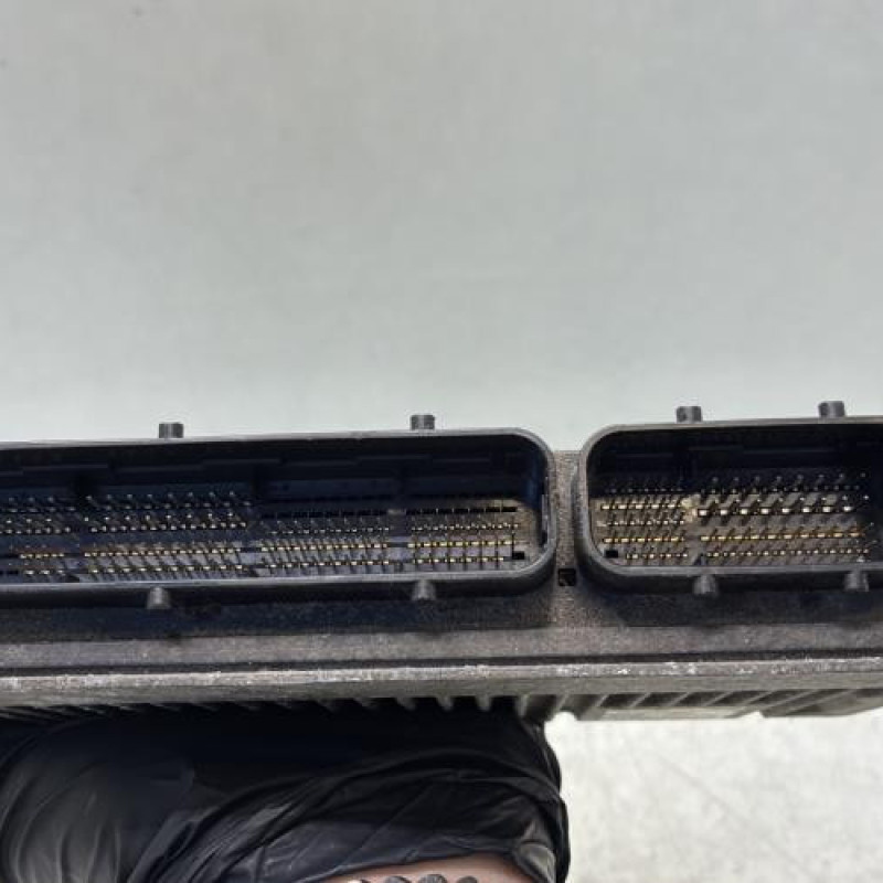 Calculateur moteur TOYOTA YARIS 3 Photo n°4