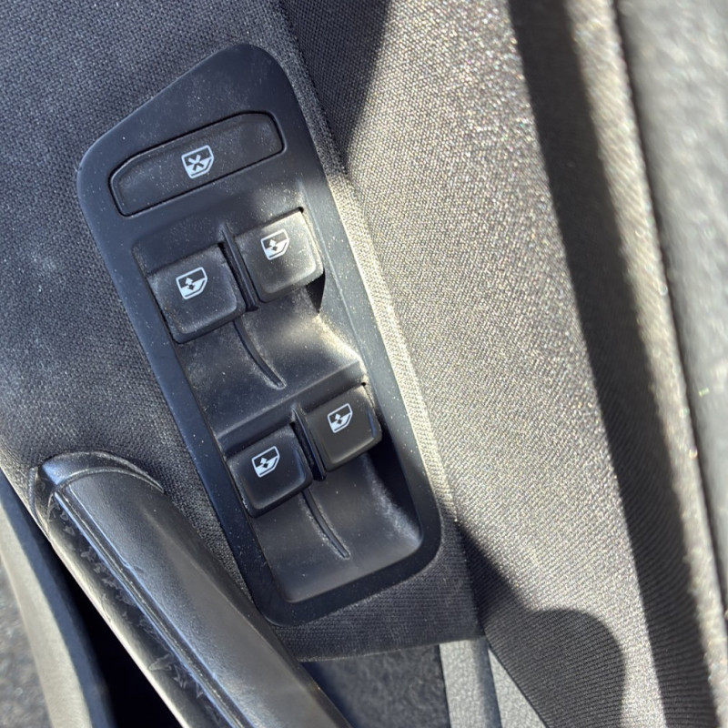 VOLKSWAGEN GOLF 7 PHASE 1 1.6 TDI - 16V TURBO Photo n°21