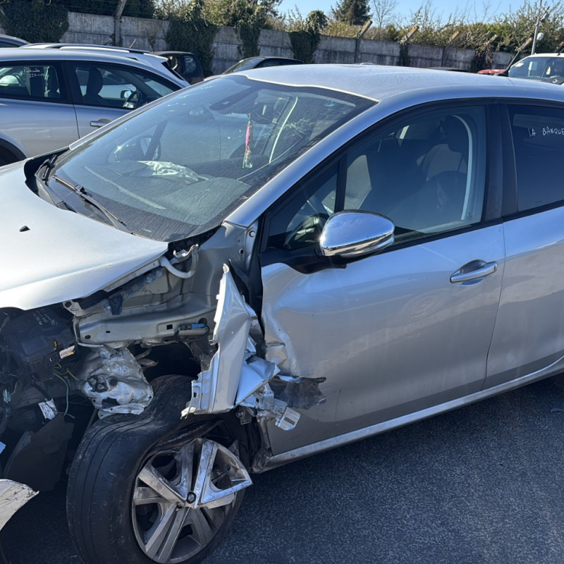 PEUGEOT 208 1 PHASE 2 1.6 BLUE HDI - 8V TURBO Photo n°8