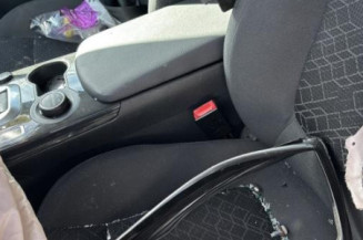 Compresseur clim PEUGEOT 3008 1