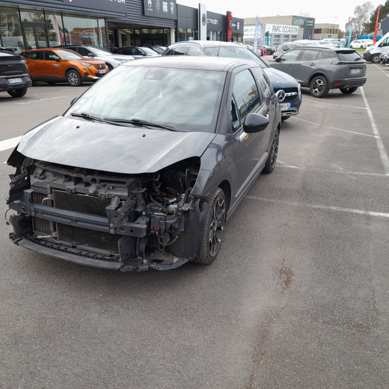 DS DS3 PHASE 2 1.6 BLUE HDI - 8V TURBO Photo n°1