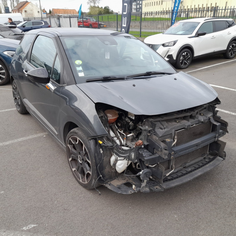 DS DS3 PHASE 2 1.6 BLUE HDI - 8V TURBO Photo n°3