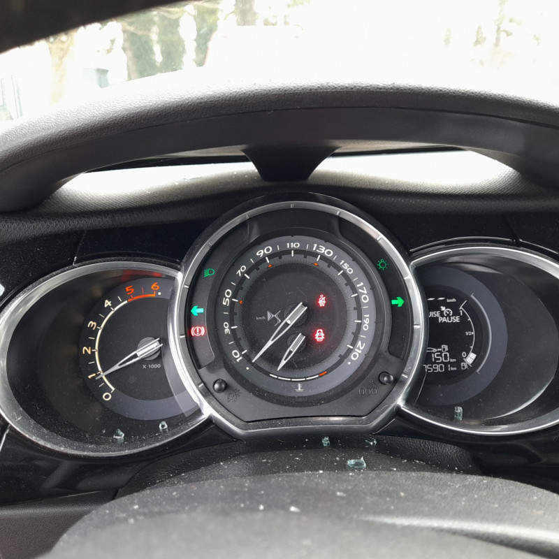 DS DS3 PHASE 2 1.6 BLUE HDI - 8V TURBO Photo n°11