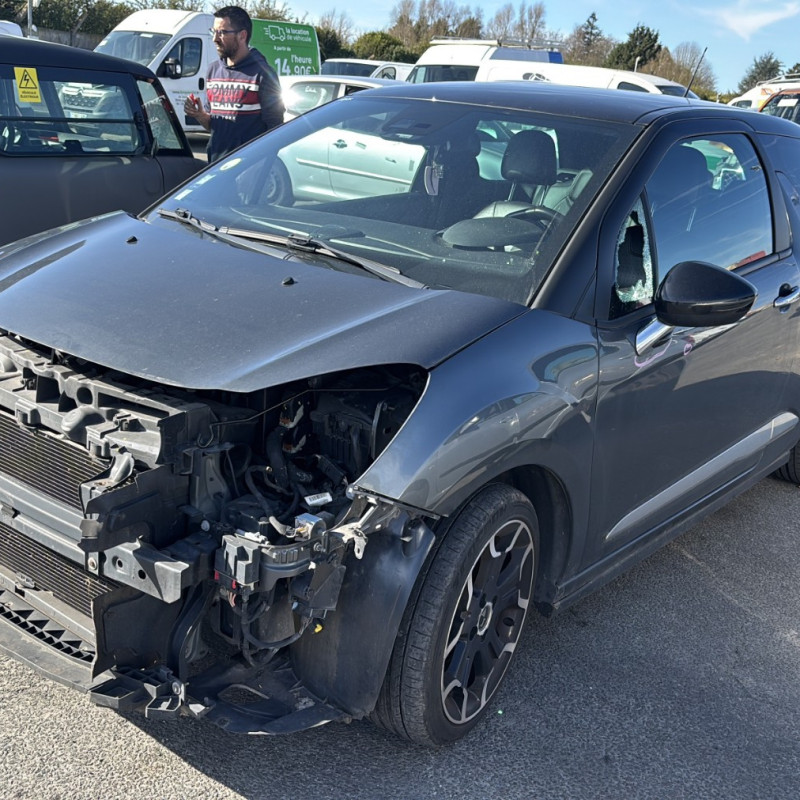 DS DS3 PHASE 2 1.6 BLUE HDI - 8V TURBO Photo n°13