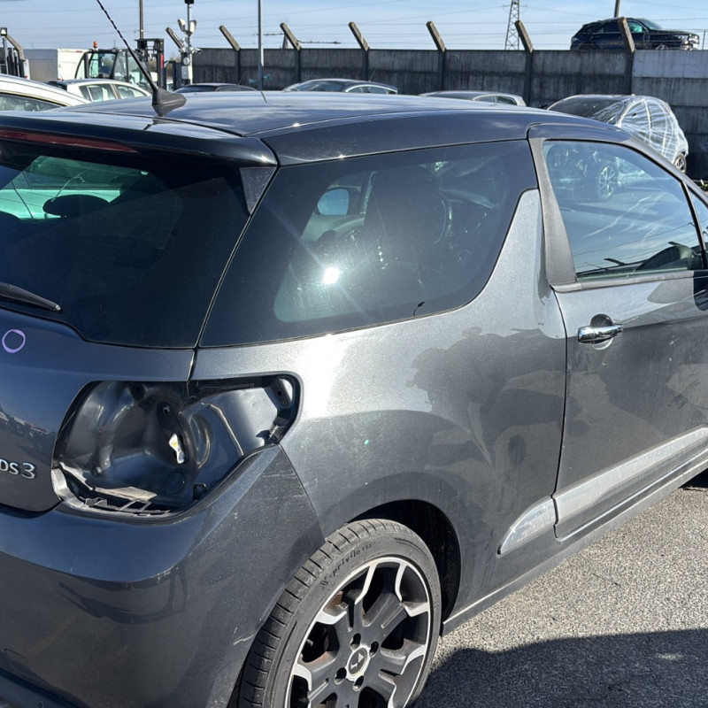 DS DS3 PHASE 2 1.6 BLUE HDI - 8V TURBO Photo n°15