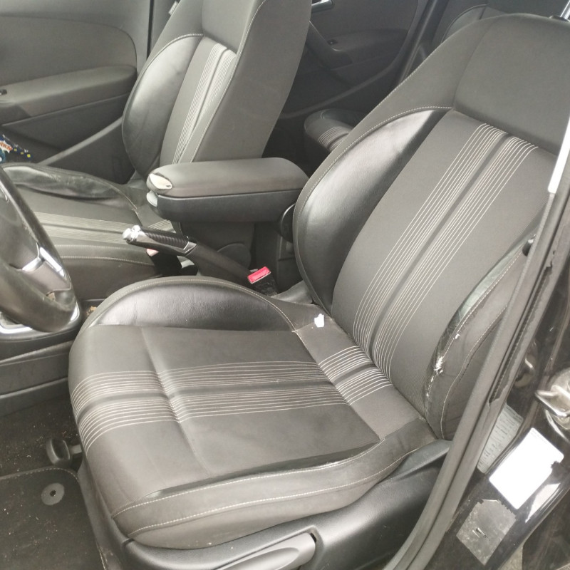 VOLKSWAGEN POLO 5 PHASE 1 1.2 TDI - 12V TURBO Photo n°12