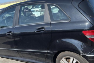 Custode arriere gauche MERCEDES CLASSE B 245