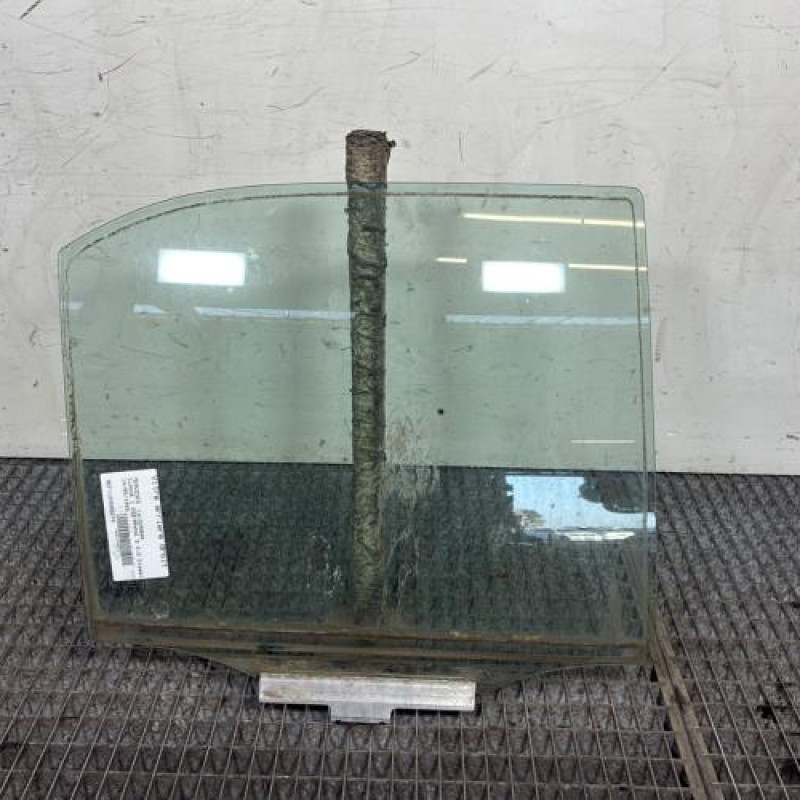Vitre arriere droit MERCEDES CLASSE C 202 Photo n°1